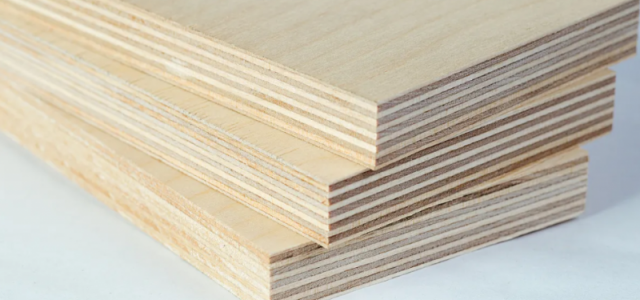 做家具选多层板还是实木板？