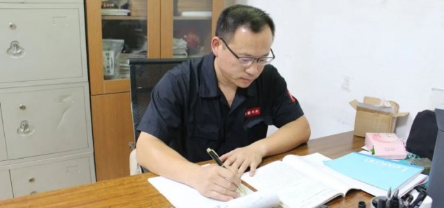 板材人 | 35岁的他，总喜欢冲在一线